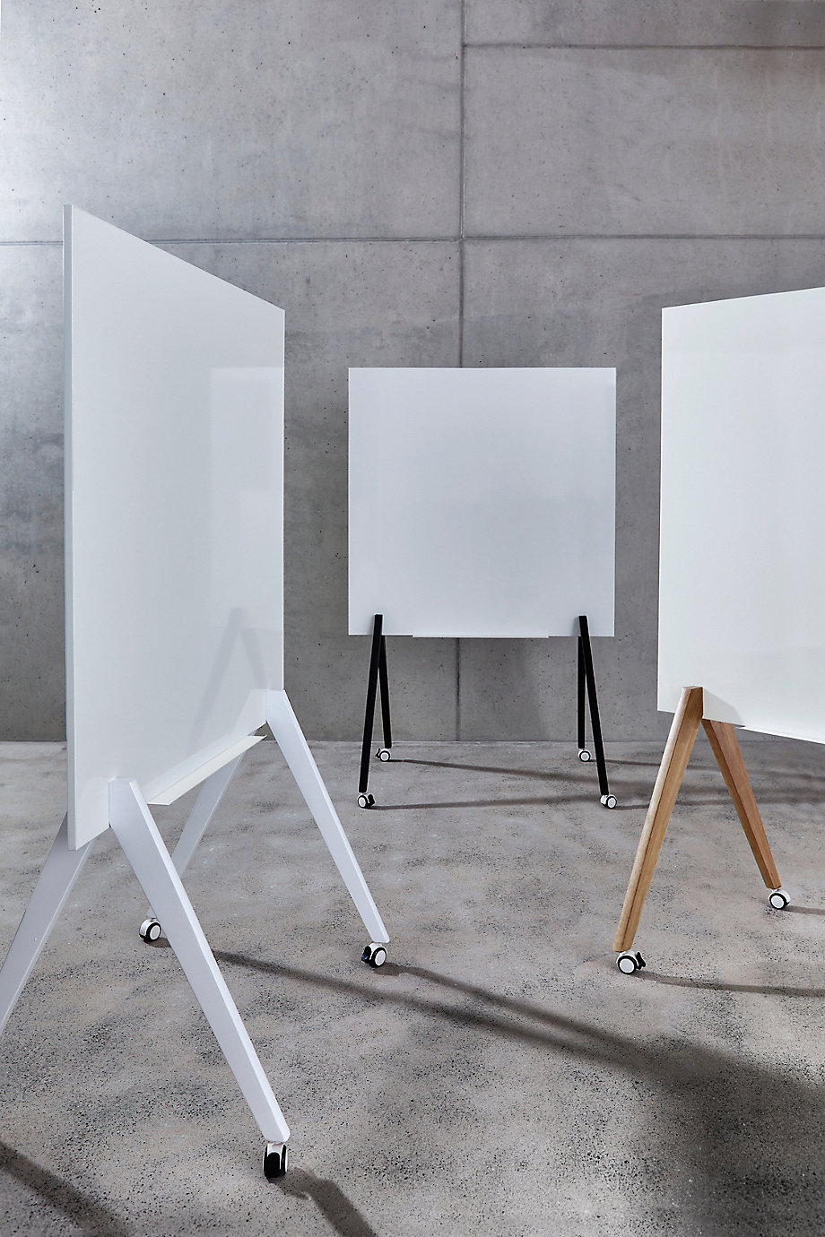 Ein Bild, das Hocker, Möbel, Sitz enthält.Automatisch generierte Beschreibung